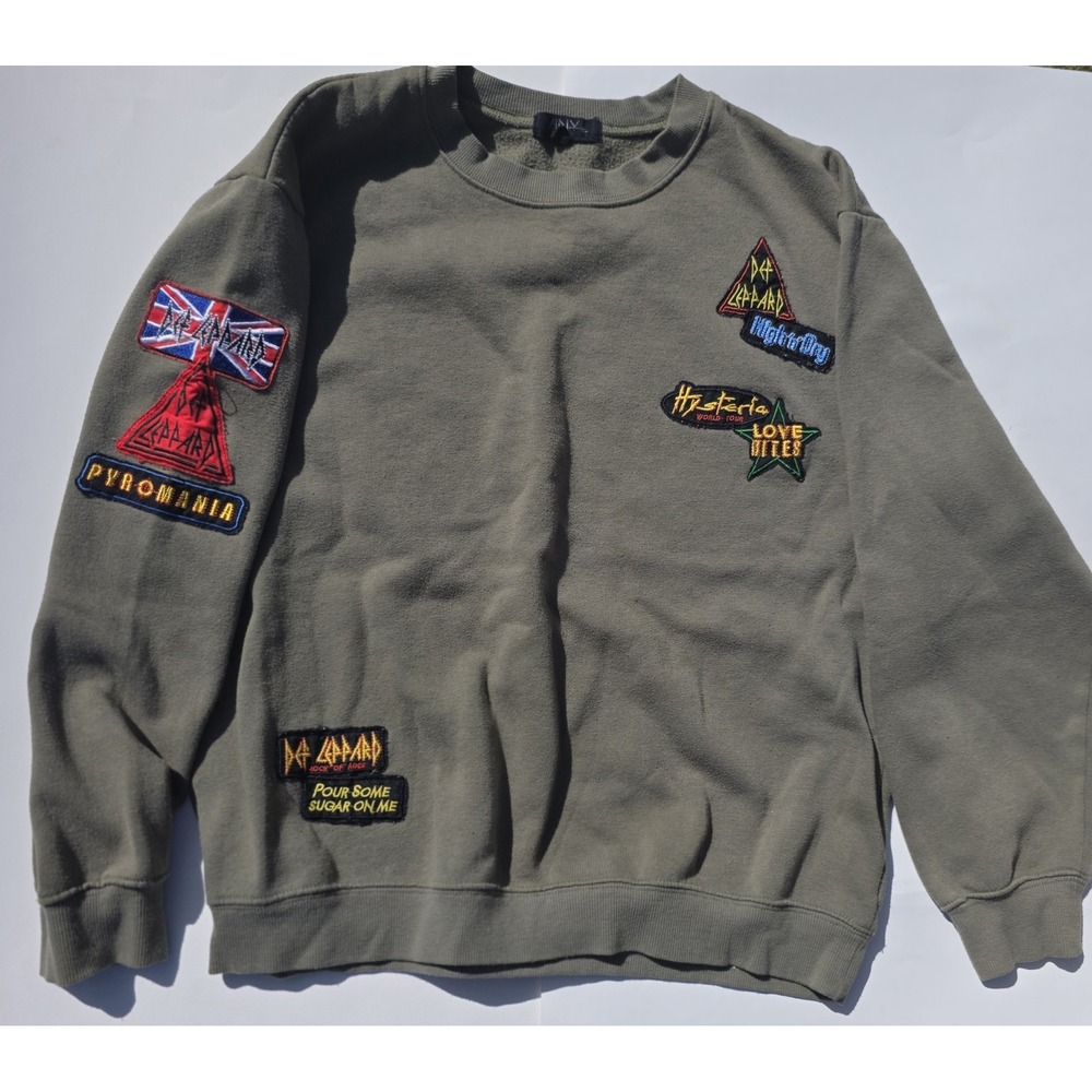 Def Leppard Patch Crewneck Sweatshirt Mens Large Olive Green Rock Band Pullover